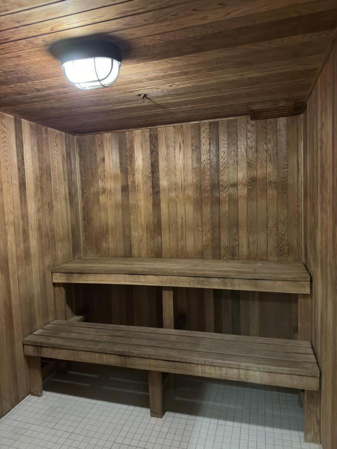 Luxury Downtown Toronto 2 Bedroom Suite With City And Lake Views And Free Parking المظهر الخارجي الصورة