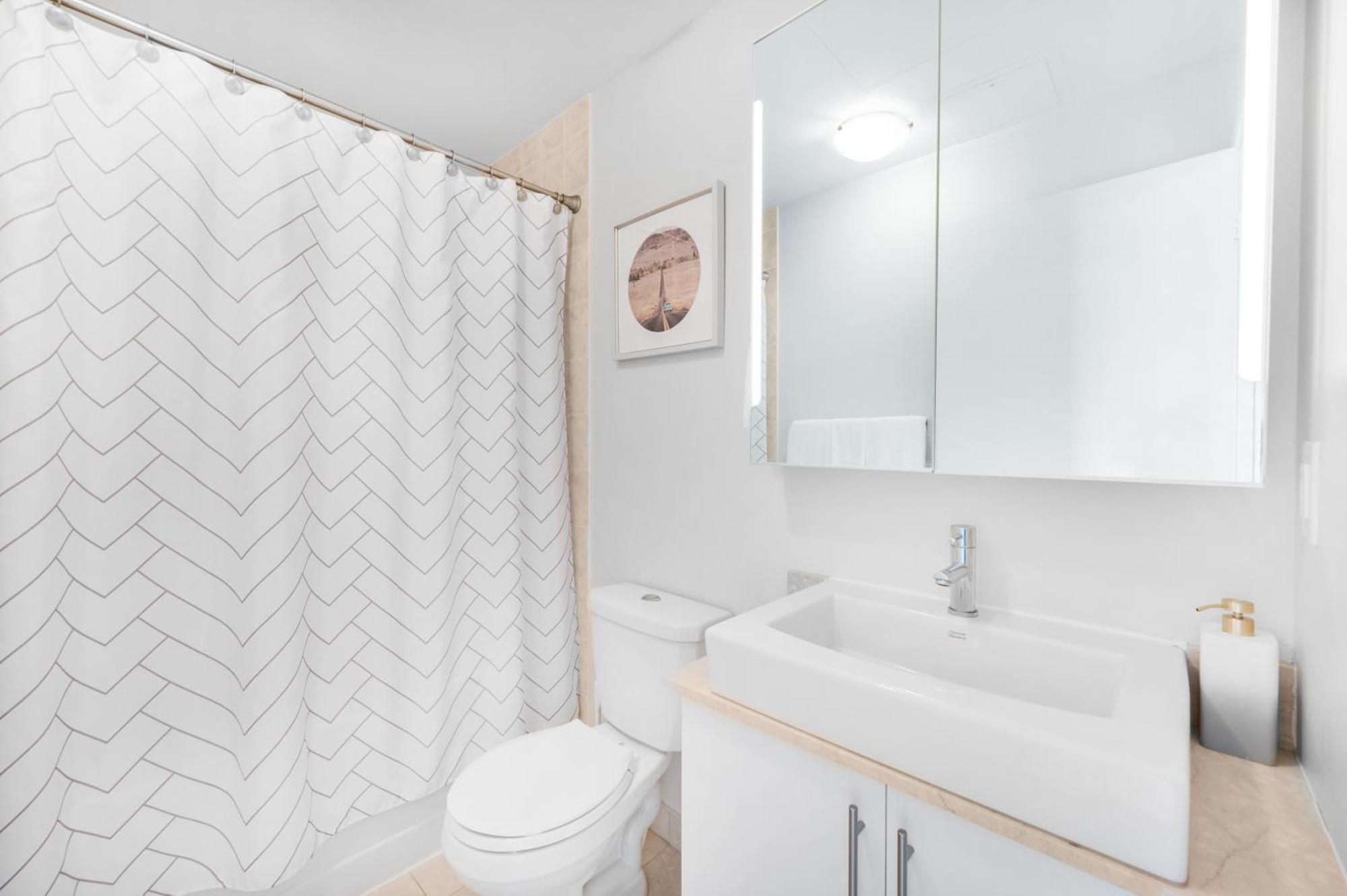 Luxury Downtown Toronto 2 Bedroom Suite With City And Lake Views And Free Parking المظهر الخارجي الصورة