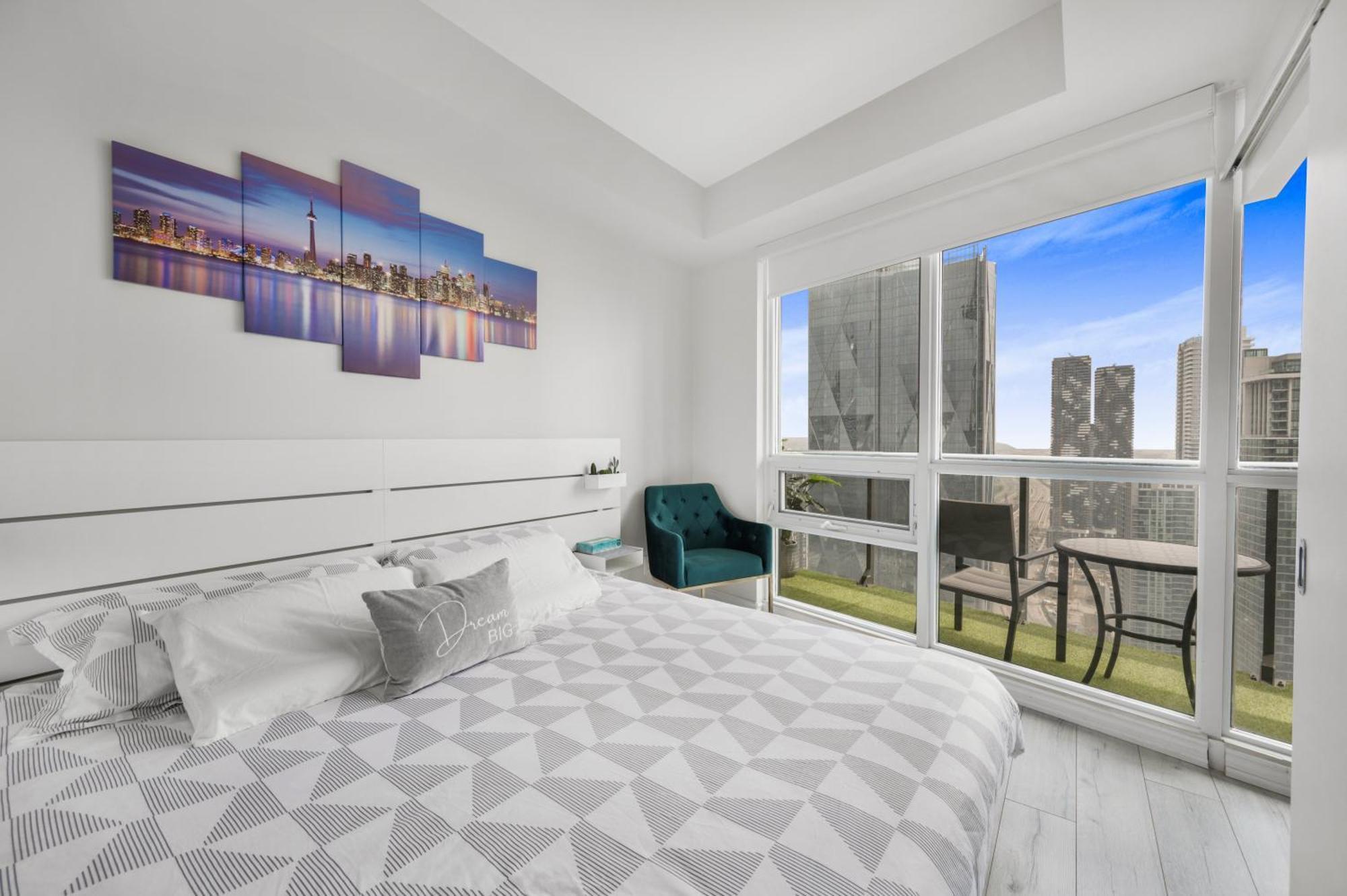 Luxury Downtown Toronto 2 Bedroom Suite With City And Lake Views And Free Parking المظهر الخارجي الصورة